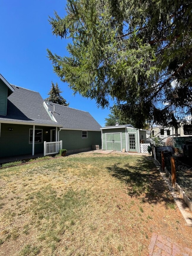 Building Photo - Beautiful 3 bed 2 bath - pets allowed! ***...