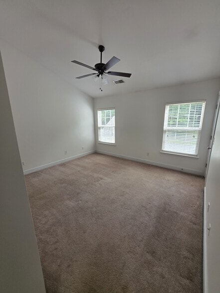 Building Photo - 7025 Sunnywood Dr