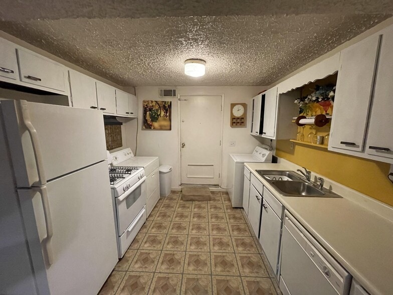 Building Photo - 955 Bimini Ln