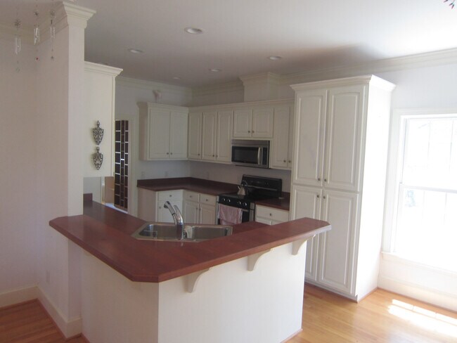 Building Photo - Live Where Others Vacation | 4BR Unique Home in the Gated Community of Fairfield Harbour!
