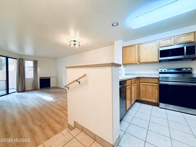 Building Photo - 5675 N Camino Esplendora