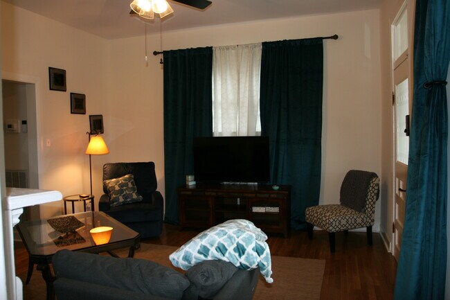 Living Room has Roku TV - 705 Stevens Ave NE