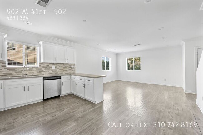 Building Photo - 902 W. 41st-902