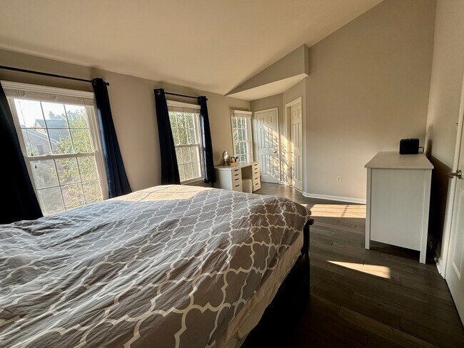 Building Photo - 2057 Pieris Ct