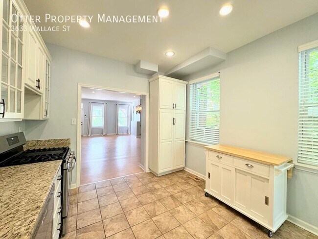 Building Photo - 3633 Wallace St