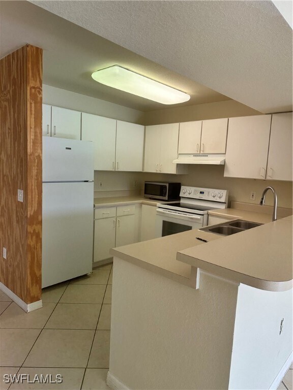 Building Photo - 8234 Key Royal Cir