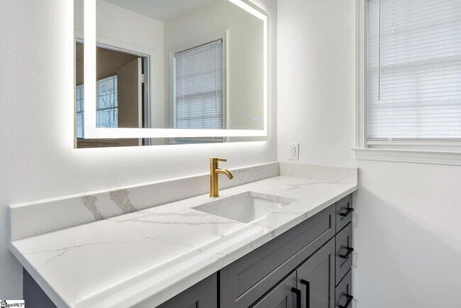 Building Photo - 300 Woodlake Rd