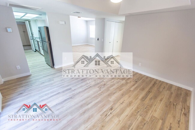 Building Photo - 2929 E Broadway Rd