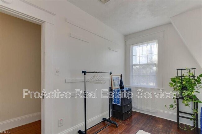 Building Photo - 1146 Rockbridge Ave