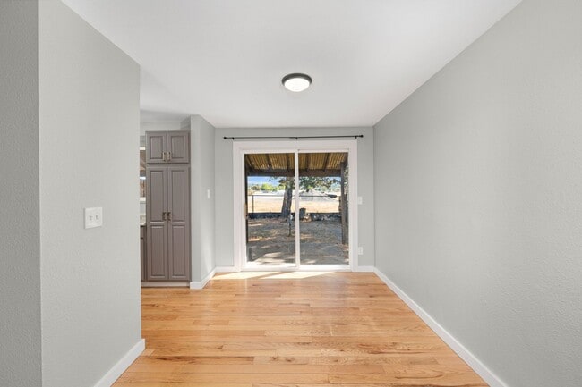 Building Photo - 9th Ct Duplex - AL-2402