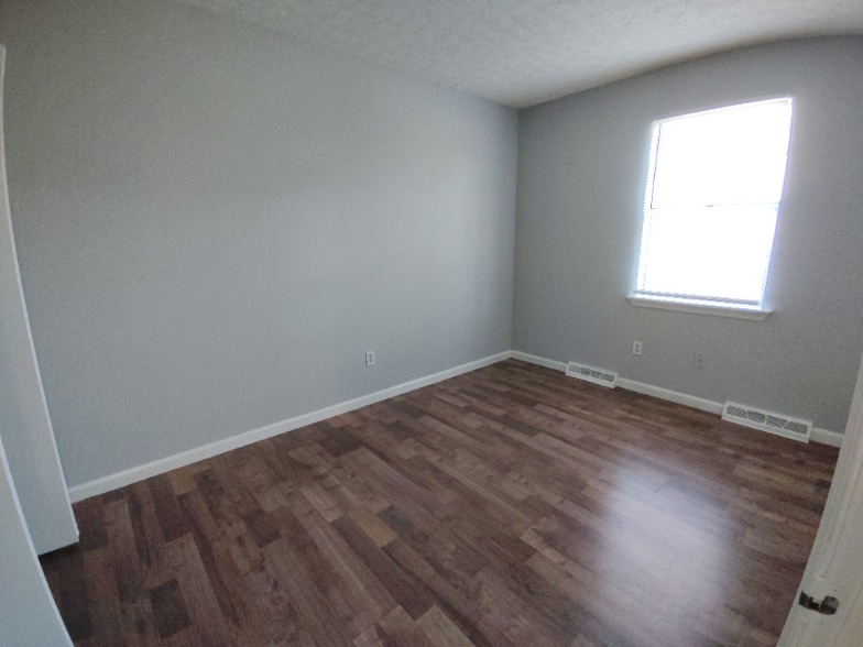 Building Photo - 7 Duiguid Dr