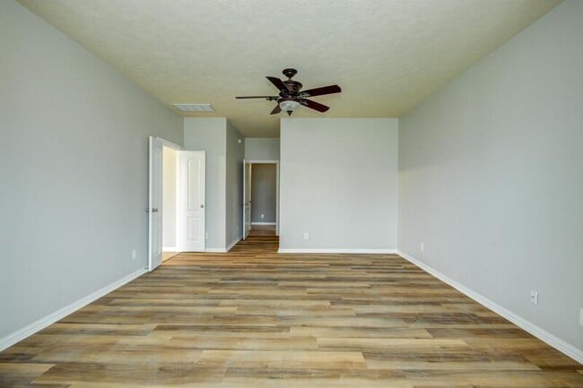 Building Photo - 122 Bright Brook Ln