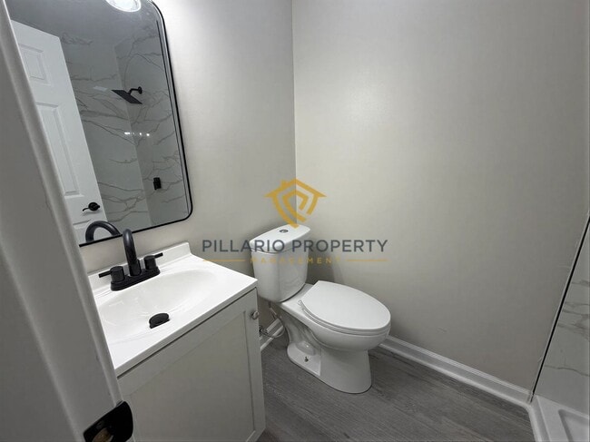 Building Photo - 2706 Lakewood Dr N