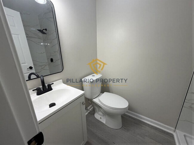 Building Photo - Freshly Renovated 4-Bedroom Home in Carmel, near Keystone and 96th St, Available NOW!