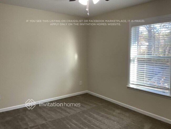 Building Photo - 2504 Blue Moss Dr