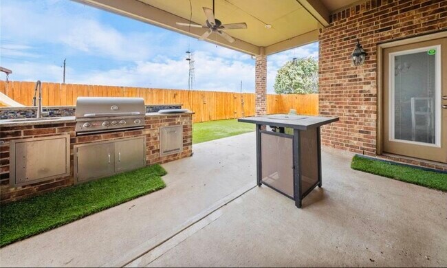 Building Photo - 3306 Benbrook Springs Ln