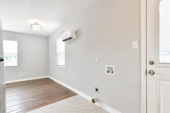 Building Photo - 812 38th St