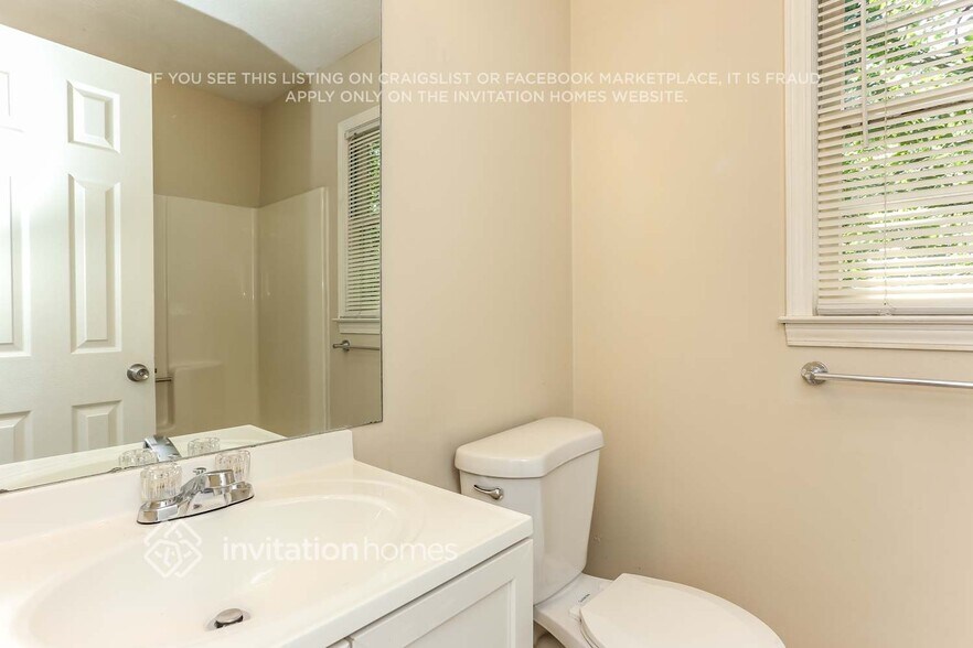 Building Photo - 396 Shamrock Ct