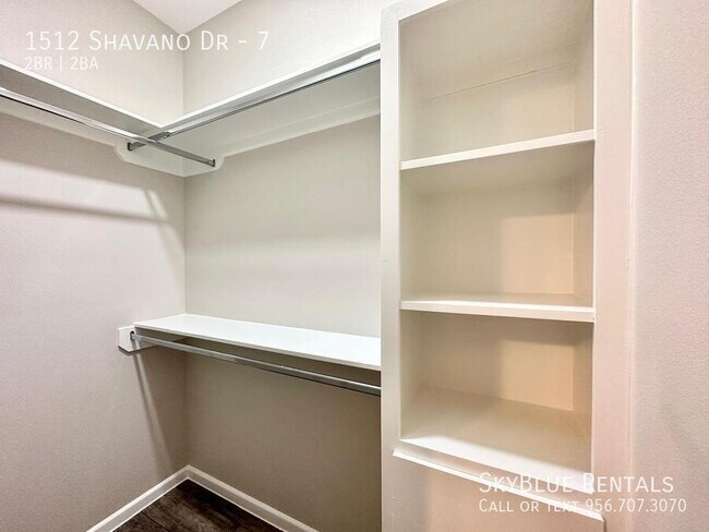 Building Photo - 1512 Shavano Dr