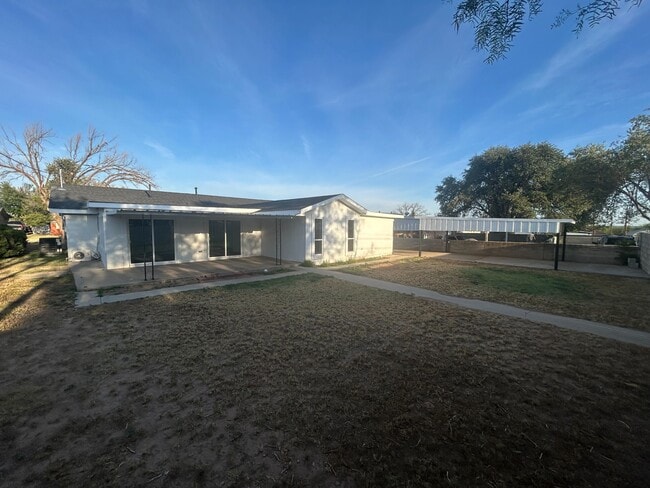 Building Photo - 2509 Larry Dr