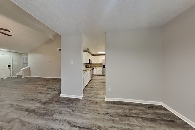 Building Photo - 16318 Elmwood Point Ln