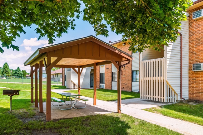 Building Photo - Summit Village Apartments