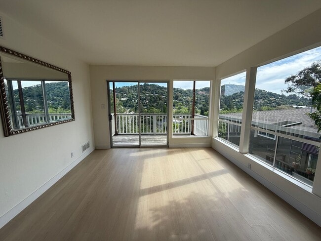 Building Photo - 55-57 Bayo Vista Way