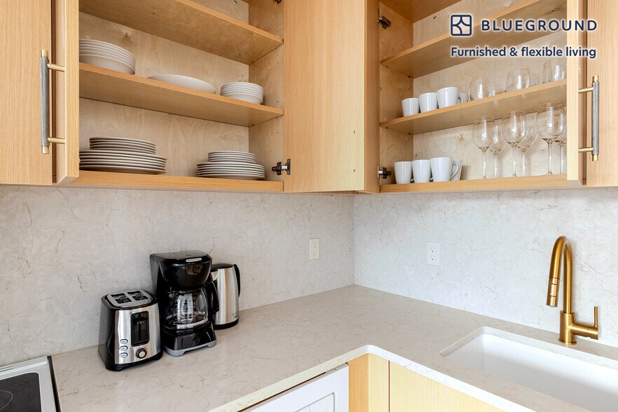 Building Photo - 525 Pacific St