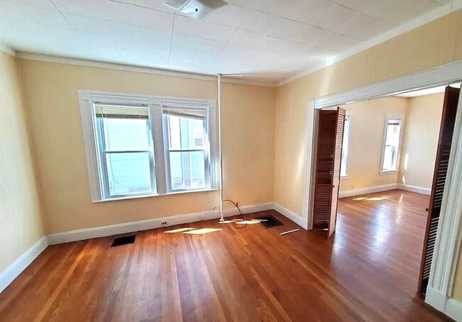 Building Photo - 32 Claremon St