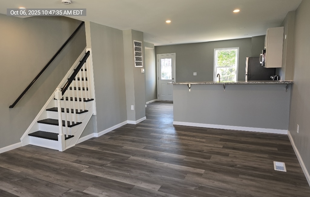 Building Photo - 335 Arden Rd W