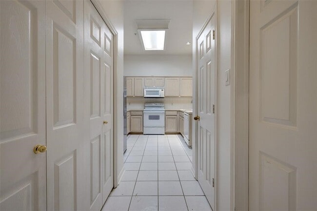 Building Photo - 2710 Grants Lake Blvd