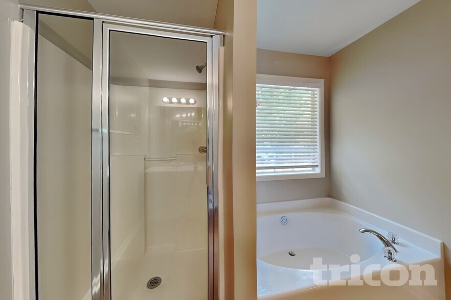 Building Photo - 1219 Falls Creek Ct