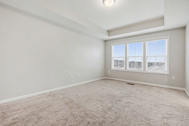 Building Photo - Spacious and Well Maintained Townhome in Austin Creek