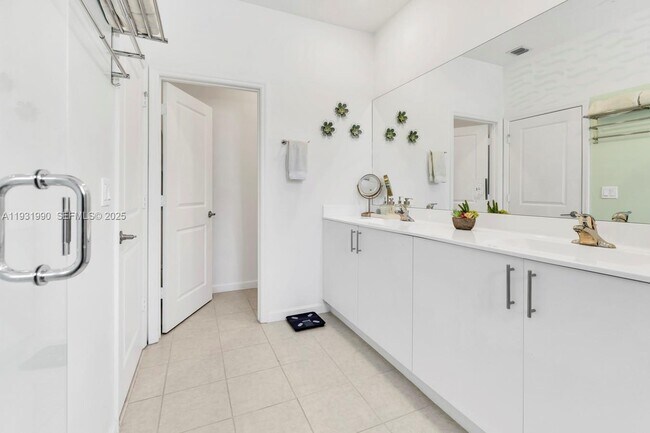 Building Photo - 15953 SW 2nd Pl