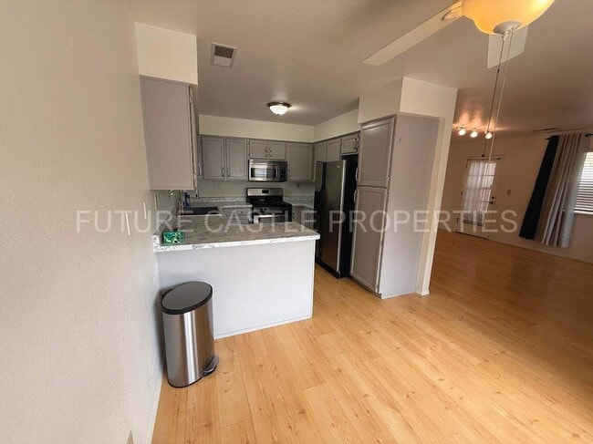 Building Photo - 10212 Casador Del Oso NE