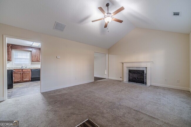 Building Photo - 583 Embassy Walk