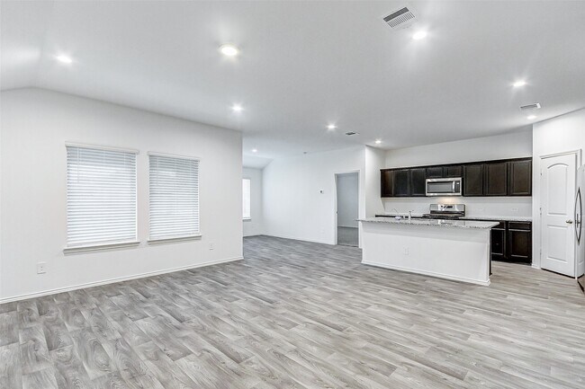 Building Photo - 14220 Dream Rd