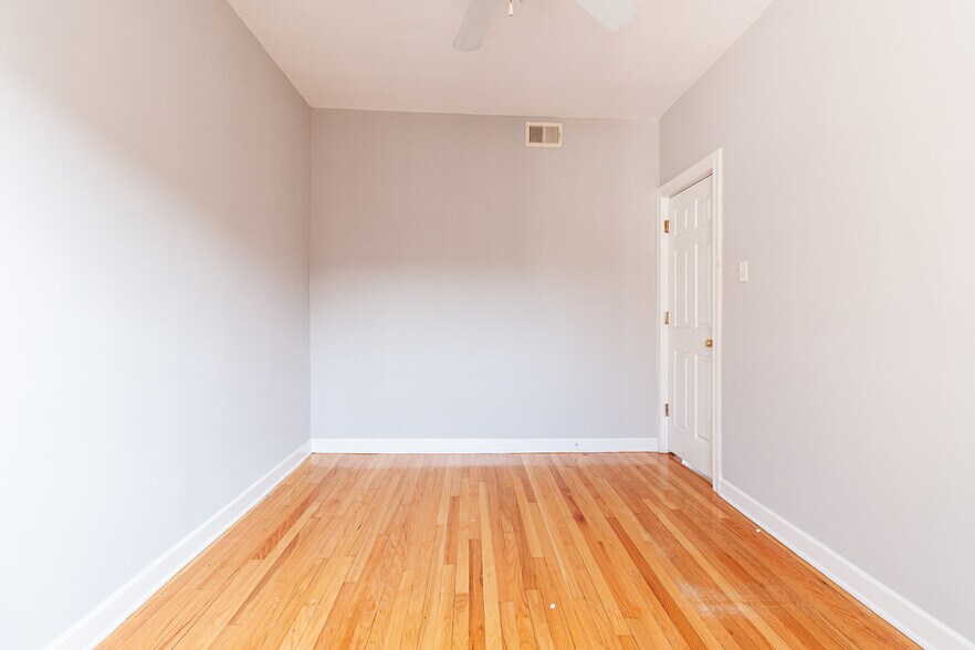 Building Photo - 540 W Aldine Ave