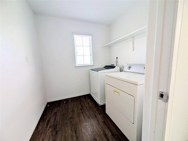 Building Photo - 3508 Wickham Ln
