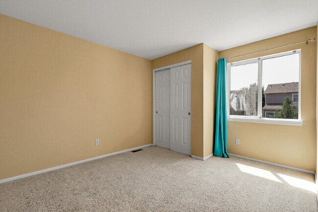 Building Photo - $2,650.00 - 4 Bedrooms, 2.5 Bathrooms, Sin...