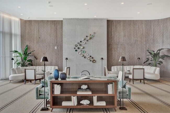 Building Photo - 15701 Collins Ave