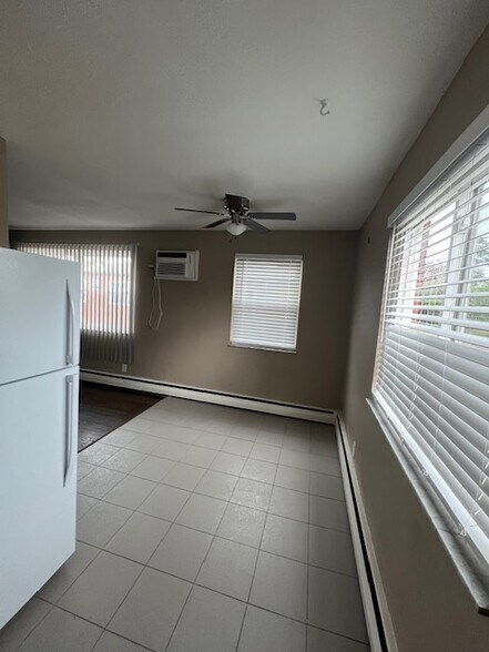 Building Photo - 3341 Parkcrest Ln
