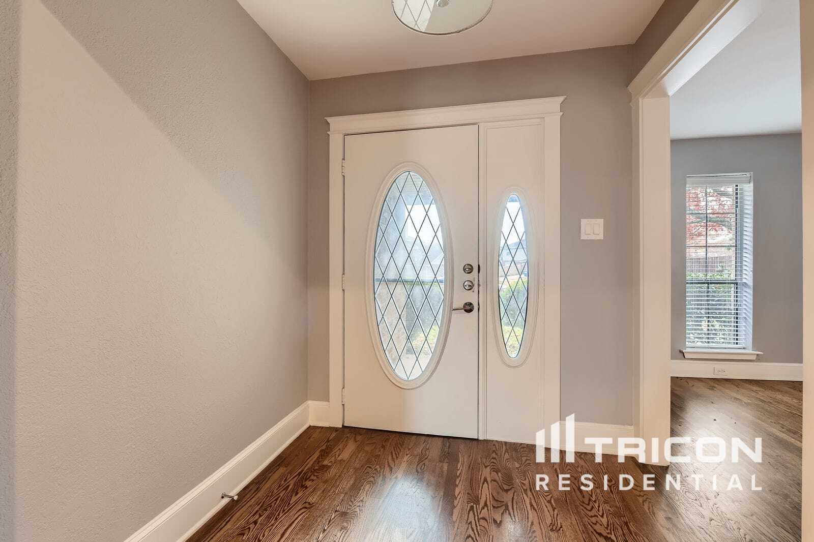 Building Photo - 207 Tanglewood Dr