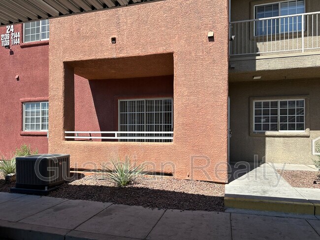 Building Photo - 4730 E Craig Rd