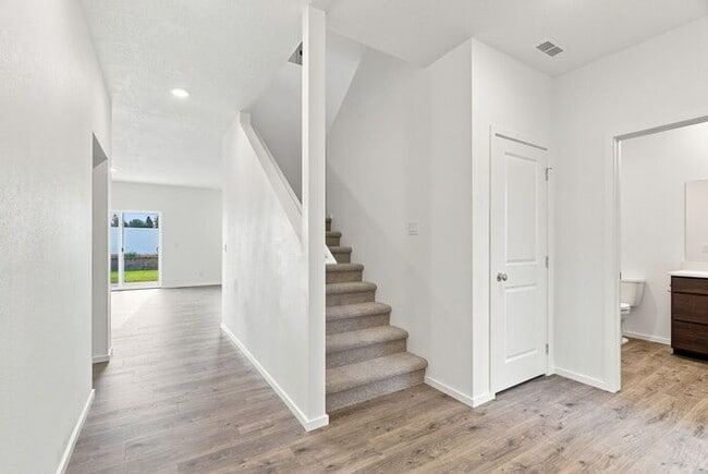 Building Photo - Spacious 5-Bedroom with Loft with 3-Car Garage