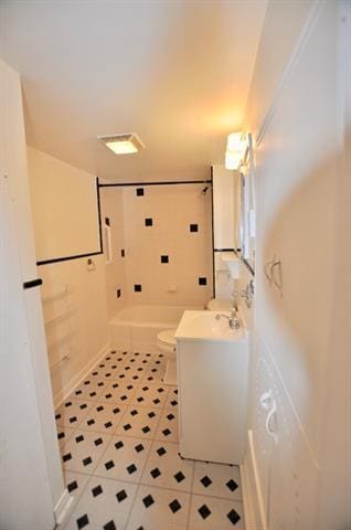 Building Photo - 201 1/2 W Columbia St