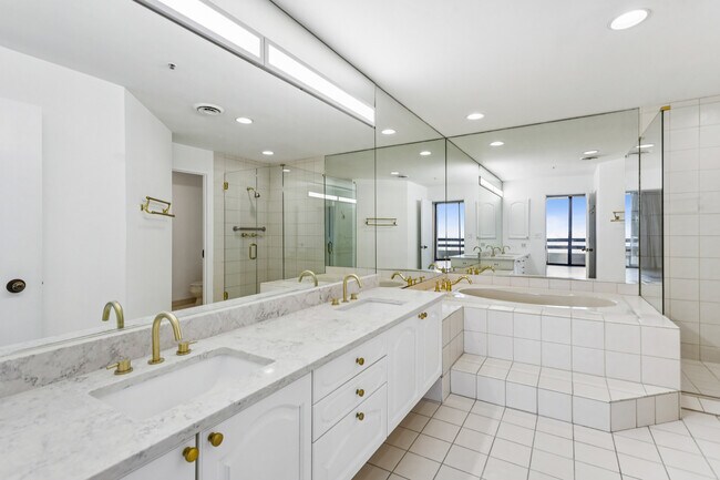 Building Photo - 2660 Peachtree Rd NW