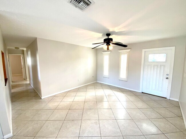 Building Photo - 4557 W Alhambra Cir