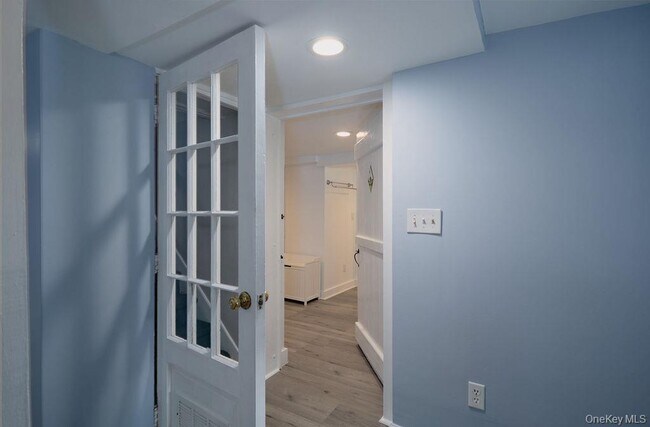 Building Photo - 116 Schoolhouse Ln