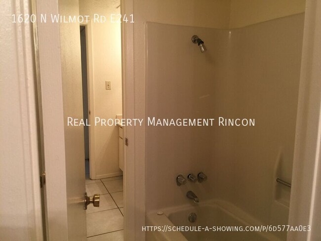 Building Photo - 1620 N Wilmot Rd